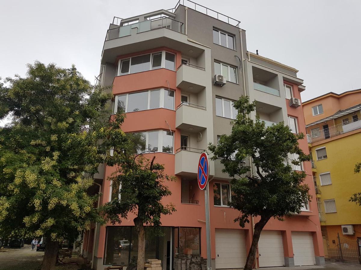 Apartment Near To Grand Hotel Plovdiv Exterior photo